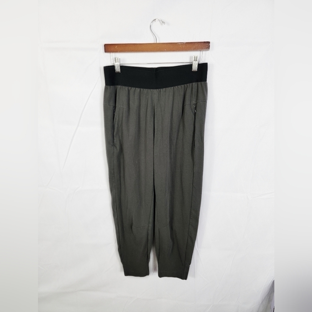 Women's Medium Adidas pants